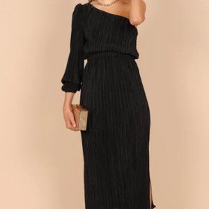 Petal & Pup One Shoulder Pleated Midi Dress - Black / XS